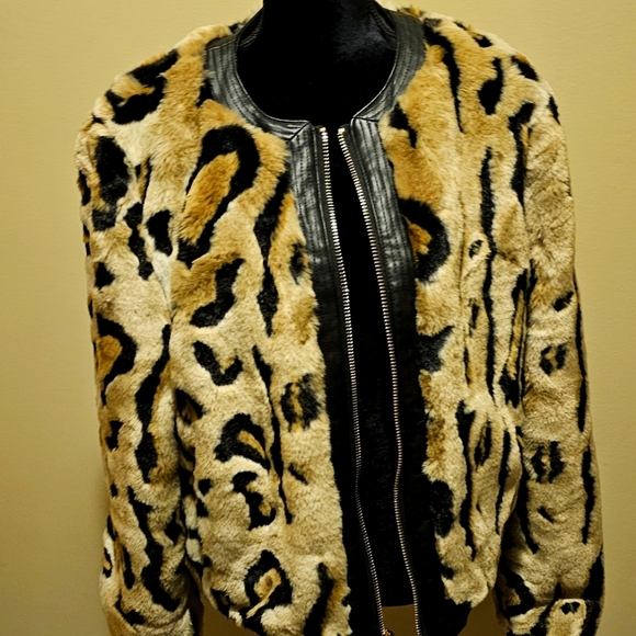 Faux fur animal print jacket - Picture 4 of 15